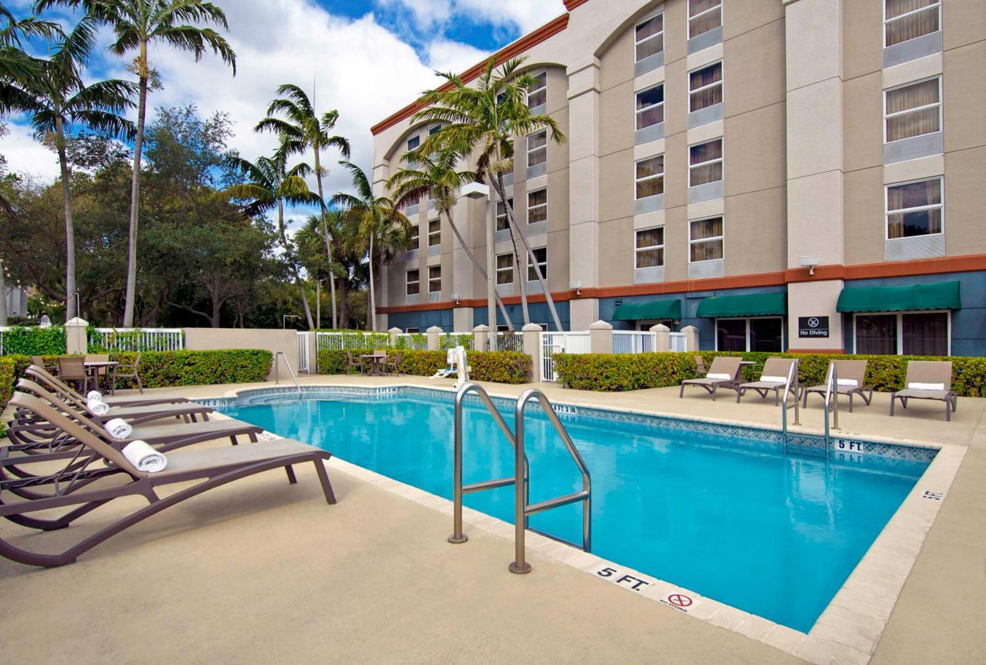 Hampton Inn Ft Lauderdale Airport North Cruise Port Fort Lauderdale Eksteriør billede